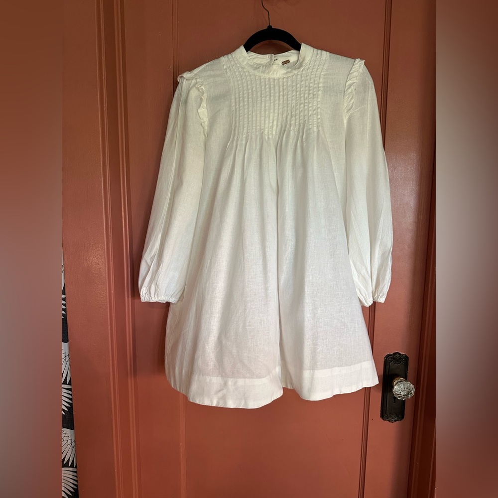 Free people / White Victorian style, smocked, mini cotton dress, XS, side pocket